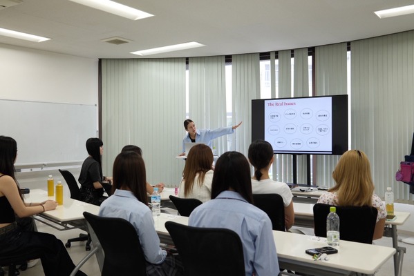 元祖「ギャル校」BLEA学園、性とからだについての座談会を実施